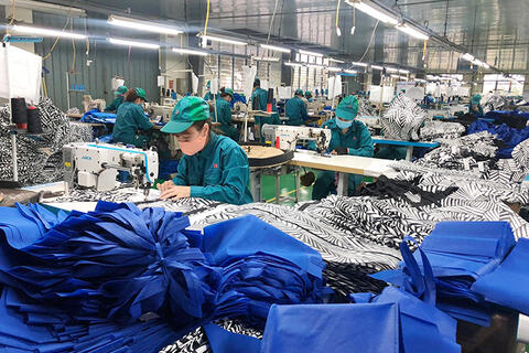 Chương trình phục hồi kinh tế có bị lạc hậu khi 'vấp' lực cản?