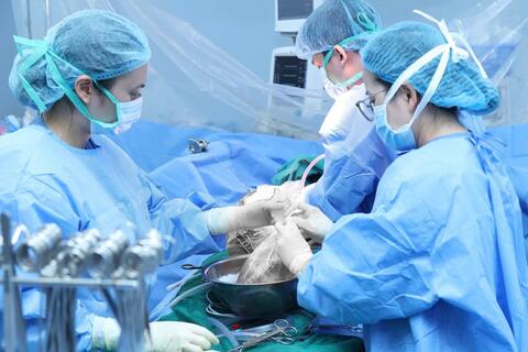 Hà Nội thu hút nhân lực y tế trình độ cao: Giáo sư ngành y có thể nhận hỗ trợ tới 5,31 tỷ đồng