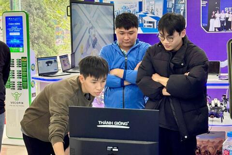 Chợ chuyển đổi số: Đầu tư công, quản trị tư