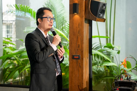 Xuân mới nói chuyện về 'tư cách' của thương hiệu