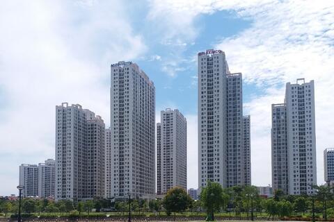 Nghịch lý thị trường trầm lắng nhưng giá bất động sản vẫn neo cao