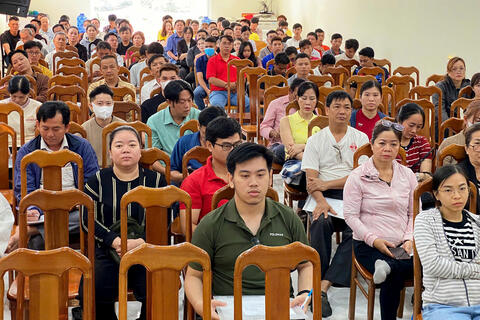 Thuế Cơ sở 11 tuyên truyền chính sách thuế mới cho cá nhân, hộ kinh doanh 10 xã, phường