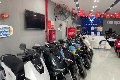 Từ thay đổi thói quen đến tái cấu trúc vận hành trước áp lực giá xăng dầu