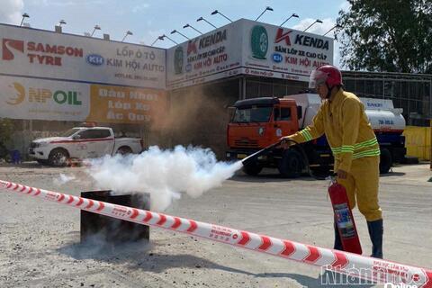 Thực tập phương án chữa cháy và cứu nạn, cứu hộ tại cửa hàng xăng dầu