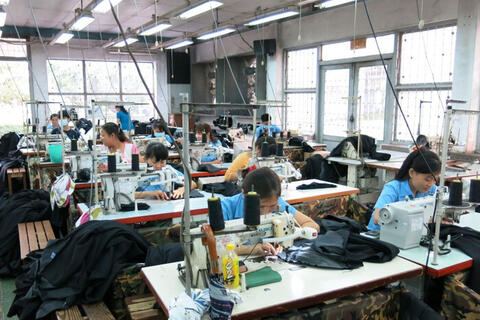Ngành dệt may Việt Nam vượt Trung Quốc xuất khẩu sang Mỹ và nỗ lực tham gia sâu vào chuỗi giá trị