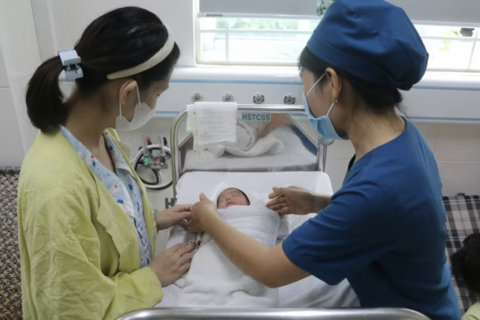 Bộ Y tế: Cấp thiết tăng tổng tỷ suất sinh trung bình 2% mỗi năm trên toàn quốc
