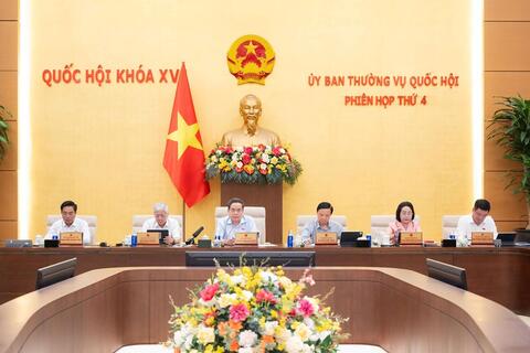 Đề xuất cấm kinh doanh “khí cười” ngoài mục đích y tế