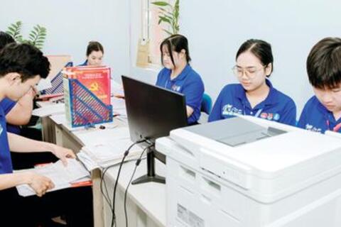 Bản lĩnh người trẻ trước ma trận thông tin số