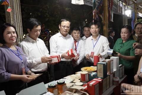 Khai mạc Festival nông sản, OCOP, làng nghề gắn kết du lịch