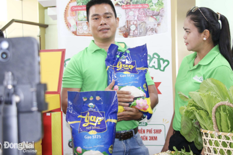 Phát triển kênh thương mại điện tử cho sản phẩm địa phương