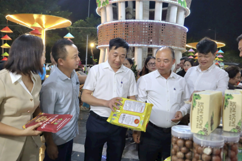 Kết nối sản phẩm OCOP, lan tỏa giá trị văn hóa vùng miền