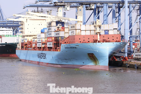 Giảm giá điện, thuế xăng dầu: Doanh nghiệp, sản xuất 'xả áp lực'