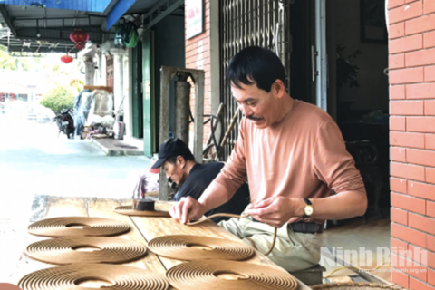 Phát triển làng nghề góp phần giảm nghèo bền vững