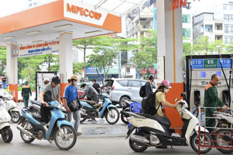 Đề xuất kéo dài ưu đãi thuế nhập khẩu xăng dầu 0% đến hết tháng 9/2026