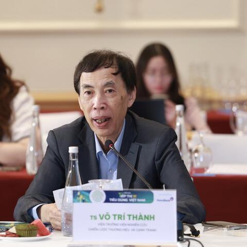 Tiêu dùng xanh - số: Áp lực và cơ hội tái cấu trúc cho doanh nghiệp Việt
