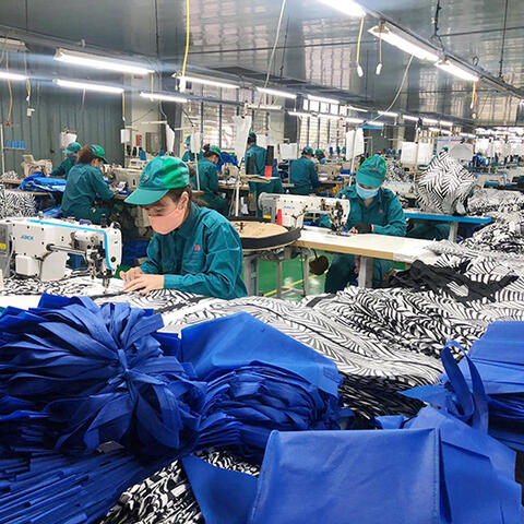 Chương trình phục hồi kinh tế có bị lạc hậu khi 'vấp' lực cản?