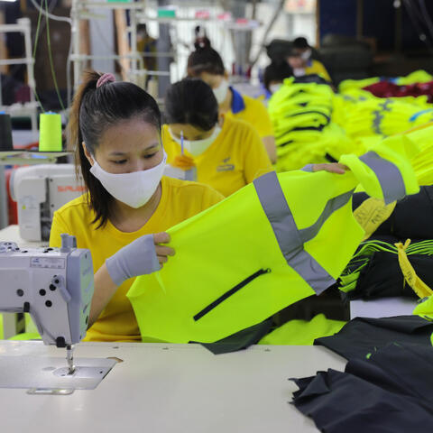 Bộ Công Thương đẩy mạnh phân cấp thực hiện thủ tục hành chính trong nhiều lĩnh vực