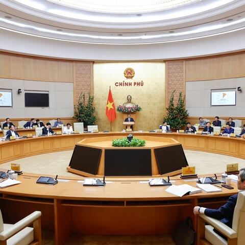 Thủ tướng: Đổi mới tư duy cải cách thể chế, bảo đảm pháp luật đi trước, mở đường