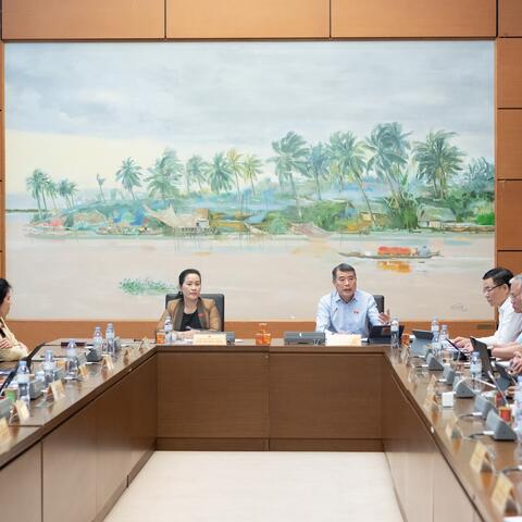 Từ kể chuyện đến tăng trưởng 2 con số