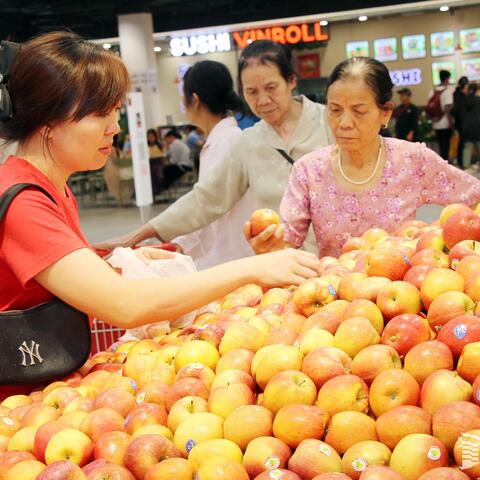 Thời cơ để thương mại - dịch vụ tăng tốc