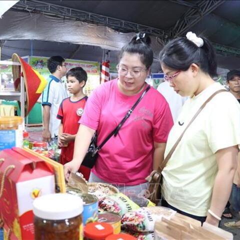 400 gian hàng tham gia ngày hội du lịch, ẩm thực, xúc tiến thương mại An Giang