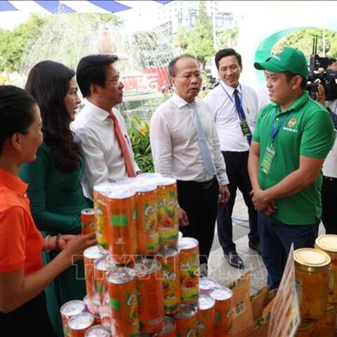 Kết nối tiêu thụ nông sản, mở rộng chuỗi liên kết sản xuất OCOP