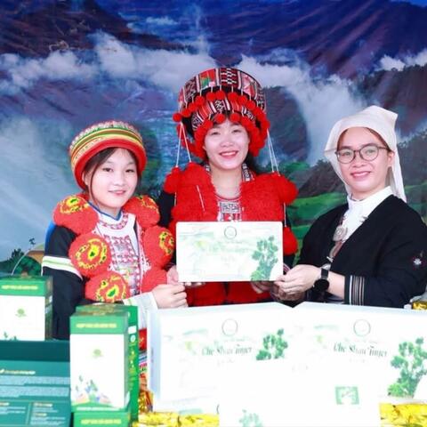 Rộn ràng chuỗi hoạt động “Hồng Thái với Mùa thu Tháng Tám”