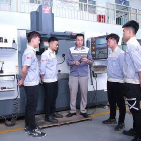 Gắn đào tạo nghề với doanh nghiệp, mở cơ hội việc làm cho người trẻ
