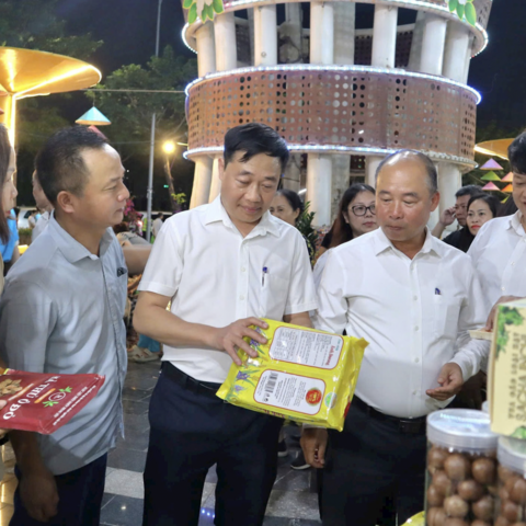 Kết nối sản phẩm OCOP, lan tỏa giá trị văn hóa vùng miền