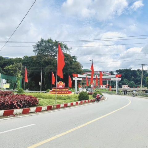 Triển khai chương trình mục tiêu quốc gia cho vùng đồng bào dân tộc thiểu số và khu vực nông thôn đặc biệt khó khăn