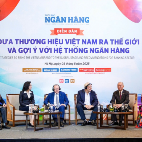 Diễn đàn “Đưa thương hiệu Việt Nam ra thế giới và gợi ý với hệ thống ngân hàng”