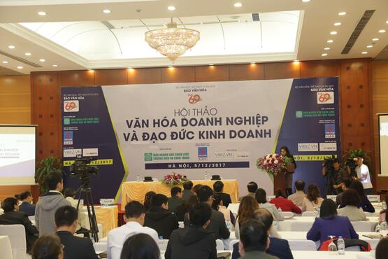 upload/17912/20171205/quang_canh_hoi_thao_van_hoa_doanh_nghiep_va_dao_duc_kinh_doanh33.jpg