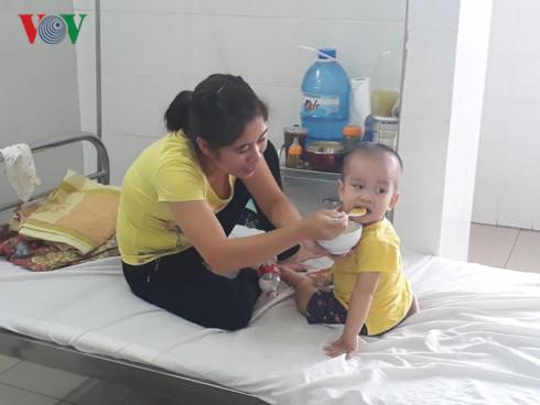 thoi tiet nang nong quang ninh gia tang benh o nguoi gia va tre em hinh 2