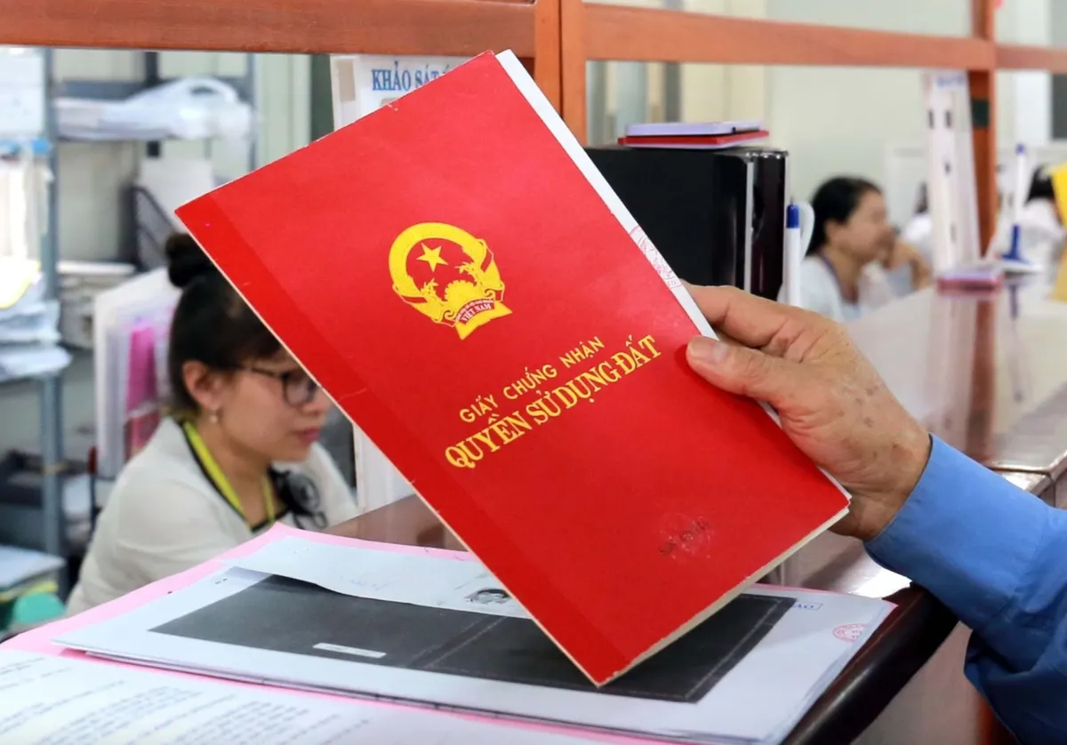 Toàn cảnh thị trường bất động sản 2024 - Ảnh 1.
