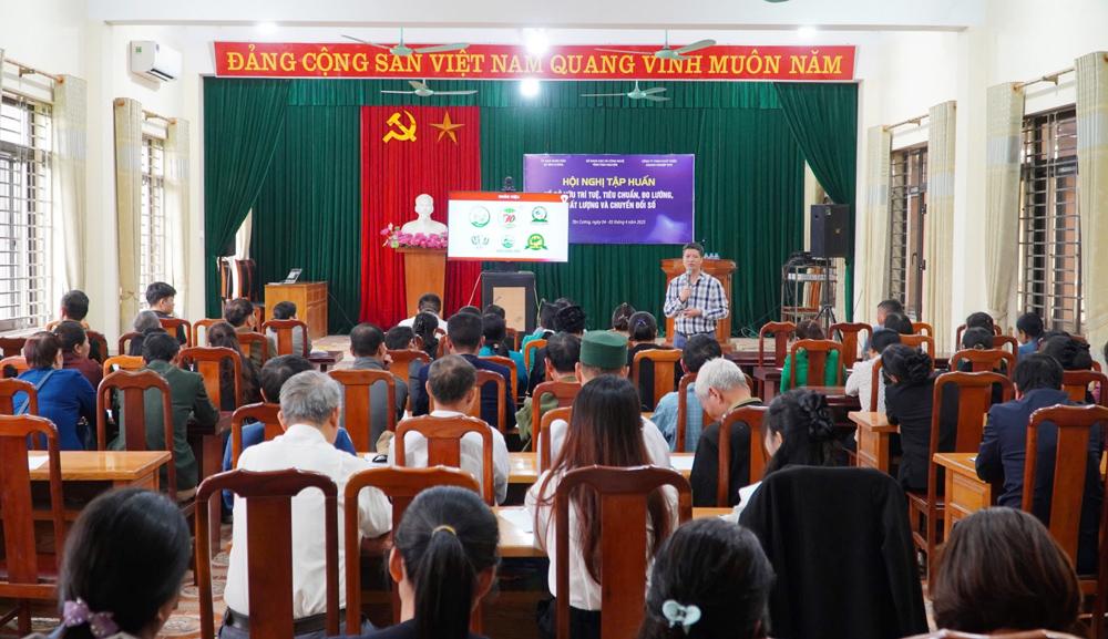 Quang cảnh lớp tập huấn.