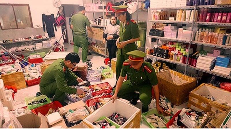 Phải xác định phòng, chống hàng giả là cuộc chiến của toàn xã hội. Ảnh PLVN