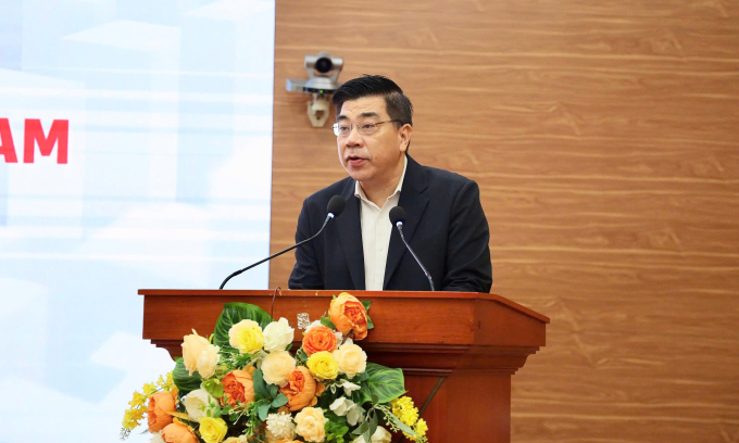 Ông Trần Minh Tuấn, Vụ trưởng Kinh tế số và xã hội số (Bộ Khoa học - Công nghệ), phát biểu tại hội thảo, ngày 10/7. Ảnh: Nguyễn Thủy