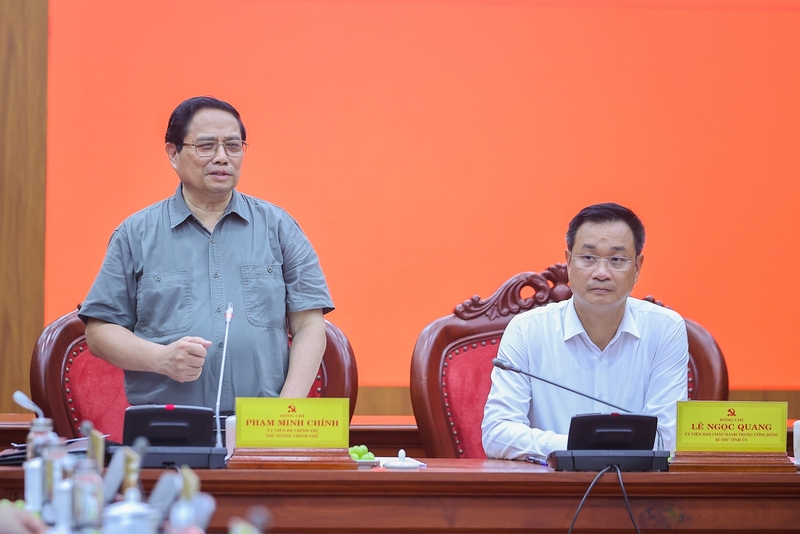 Thủ tướng ghi nhận, biểu dương và chúc mừng những kết quả mà tỉnh Quảng Trị đã đạt được trong thời gian qua, góp phần vào kết quả, thành tựu chung của cả nước. Ảnh: VGP/Nhật Bắc