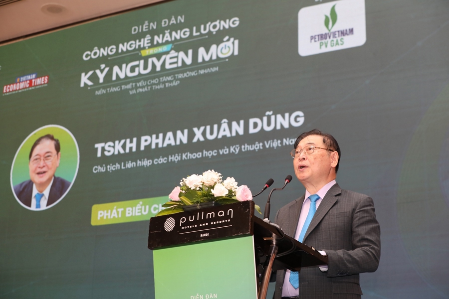 TSKH. Phan Xuân Dũng, Chủ tịch Liên hiệp các Hội Khoa học và Kỹ thuật Việt Nam phát biểu chào mừng tại Diễn đàn. Ảnh:Việt Dũng.
