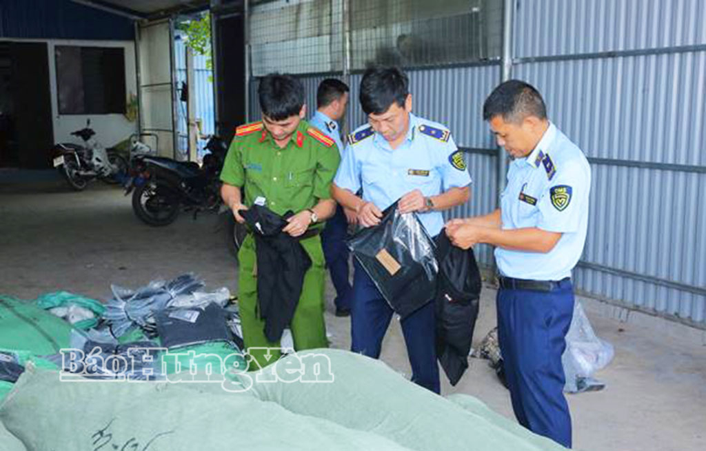 Quần, áo là mặt hàng bị giả nhãn hiệu nhiều trên thị trường.