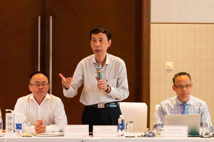 TS. Võ Trí Thành - Nguyên Phó viện trưởng Viện Nghiên cứu quản lý kinh tế Trung ương, Viện trưởng Viện Nghiên cứu chiến lược thương hiệu và cạnh tranh, phát biểu tại sự kiện.