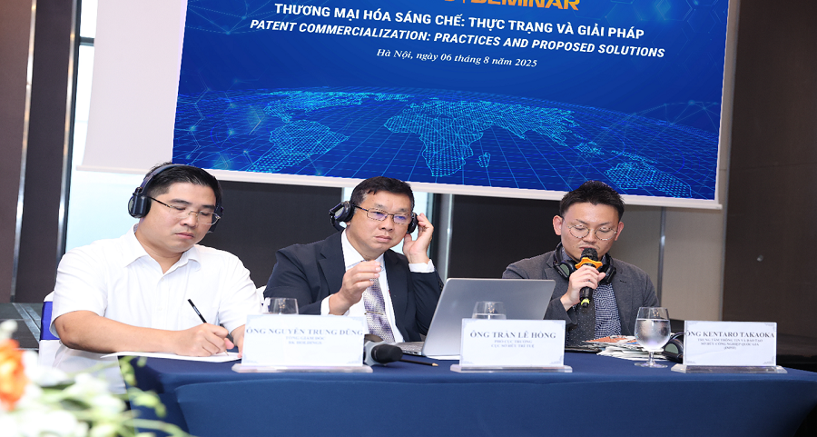 Các báo cáo viên tham gia trao đổi và thảo luận tại Hội thảo