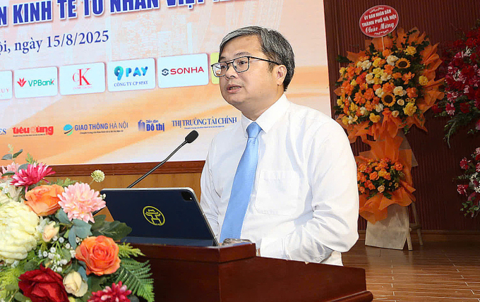 Phó chủ tịch UBND TP Hà Nội Trương Việt Dũng phát biểu tại tọa đàm, ngày 15/8. Ảnh: Phạm Hùng