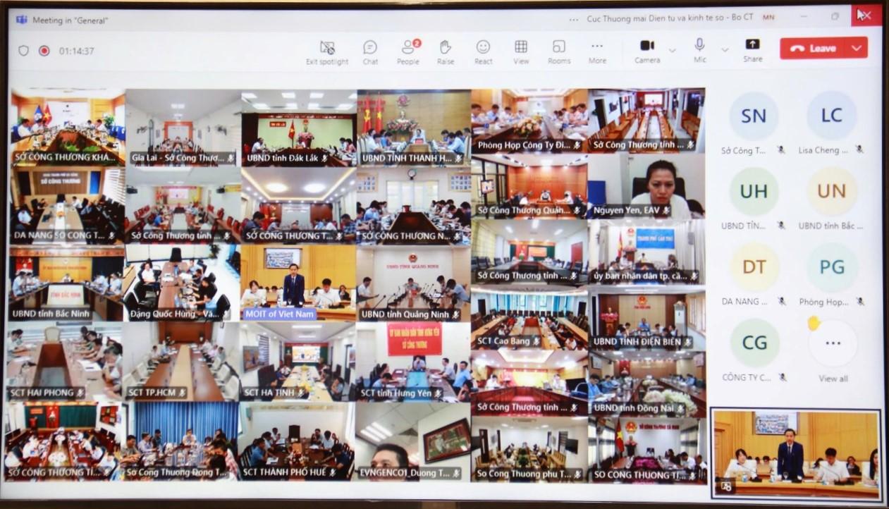 Hội nghị sơ kết việc triển khai Nghị định số 57/2025/NĐ-CP và Nghị định số 58/2025/NĐ-CP được tổ chức theo hình thức trực tiếp và trực tuyến.