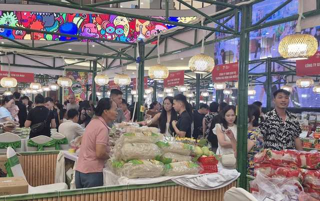 Hơn 1.000 sản phẩm OCOP có mặt tại hội chợ xúc tiến thương mại nông nghiệp- Ảnh 2.