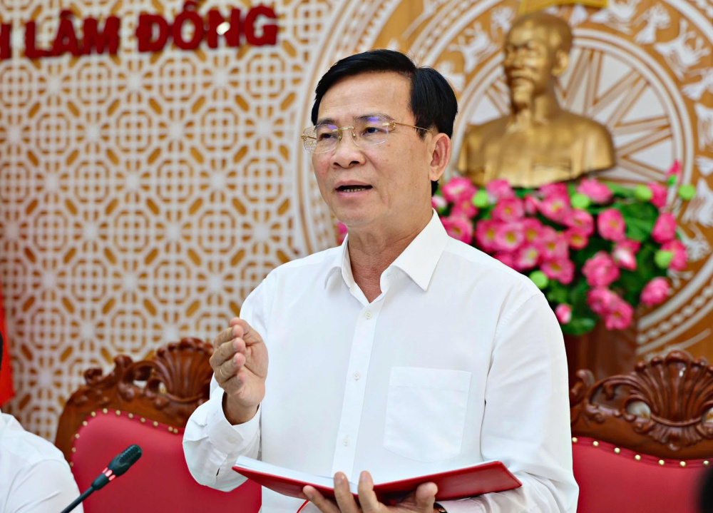 Chủ tịch UBND tỉnh Lâm Đồng Hồ Văn Mười phát biểu tại buổi làm việc.