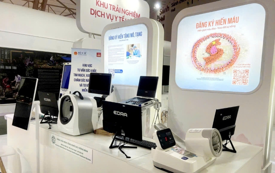 Các công nghệ, thiết bị y tế hiện đại đang được ứng dụng trong công tác khám, điều trị bệnh. Ảnh: Hà Quyên.