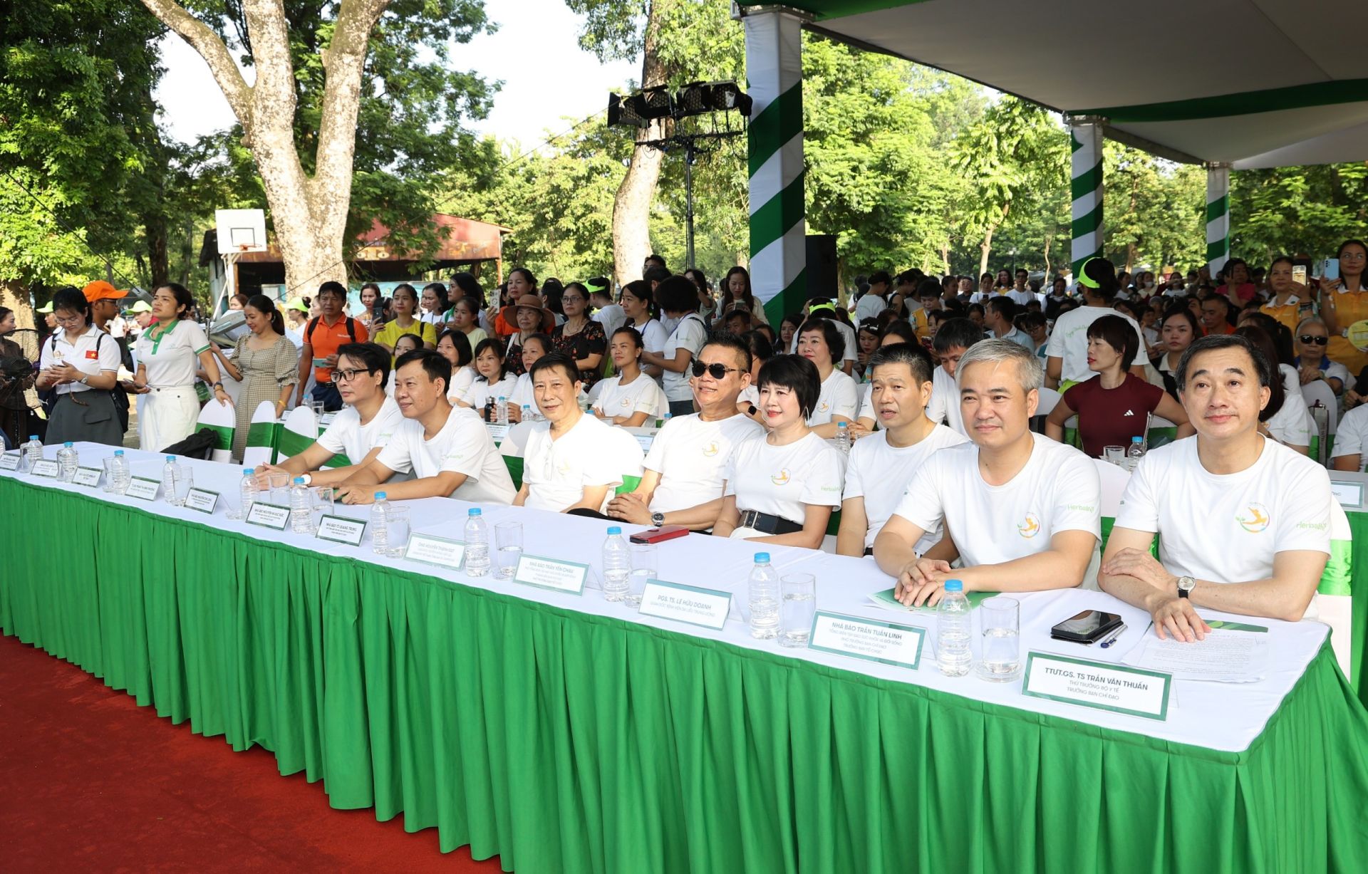 Tại Ngày Dinh dưỡng cộng đồng Việt Nam lần thứ 5, Thứ trưởng Bộ Y tế Trần Văn Thuấn đã nhấn mạnh tầm quan trọng của dinh dưỡng trong việc phòng chống bệnh tật