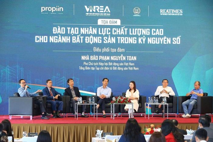 Tọa đàm “Đào tạo nhân lực chất lượng cao cho ngành bất động sản trong kỷ nguyên số”. Ảnh: Thu Hằng/Bnews/vnanet.vn