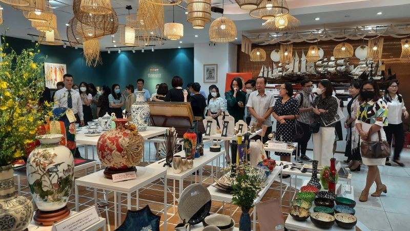Doanh nghiệp Thành phố Hồ Chí Minh trưng bày sản phẩm tại Showroom Trung tâm Xúc tiến Thương mại và Đầu tư Thành phố Hồ Chí Minh.